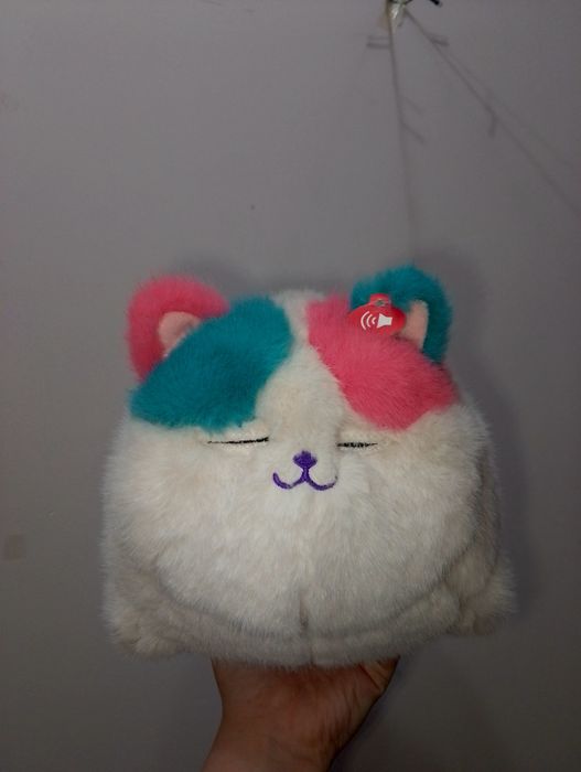 продам игрушку кошки