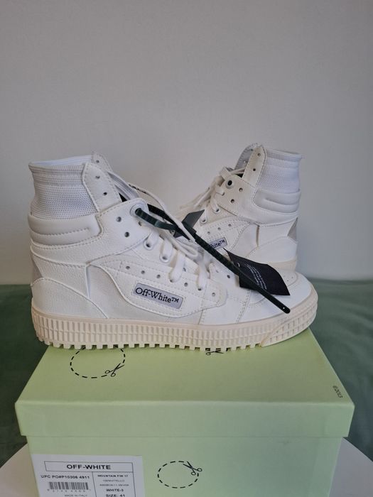 Off white 3.0 Court . 680 RON.   36 - 42