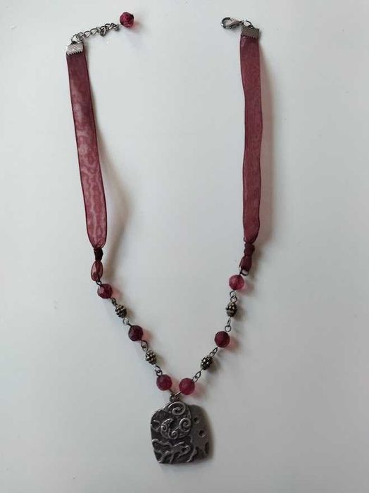 Ръчно изработено колие, цвят бордо
