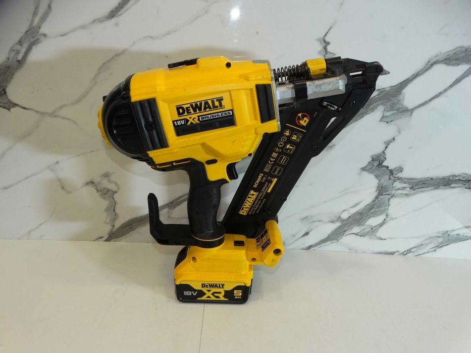 Dewalt DCN 693 - Такер за гвоздеи 40 - 60 мм