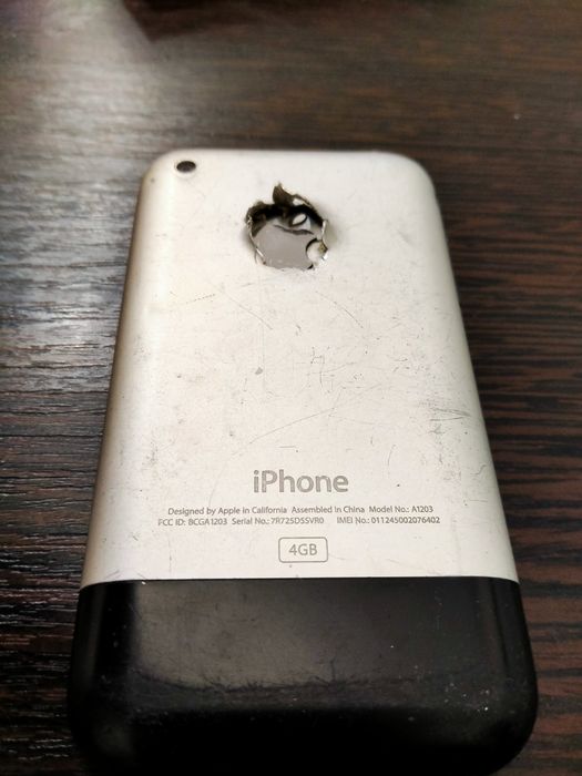 Продам Айфон 1 в рабочем состоянии