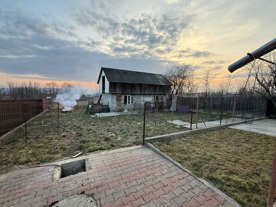 Casa de vanzare in sat Hartoape, Vanatori.