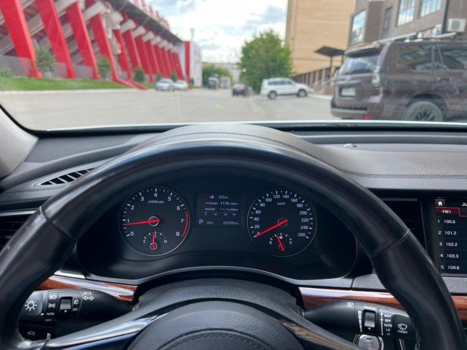 Kia K7 прлдам авто