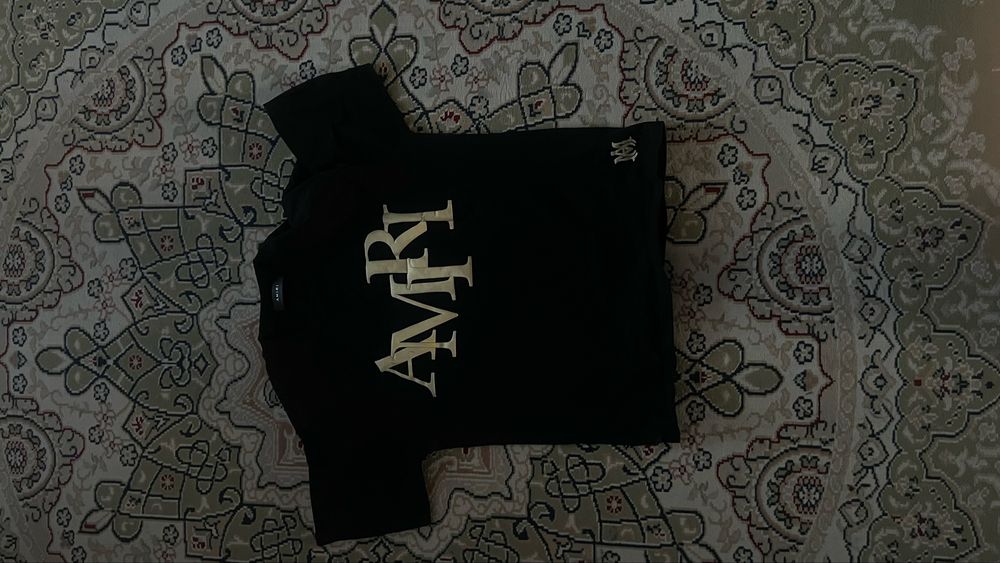 Продаю футболку Amiri