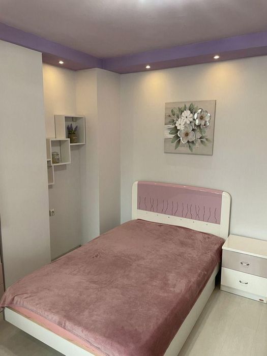 Дава се под наем Тристаен апартамент в Бургас, Център - 80 кв.м за 747.66 € - Снимка #4