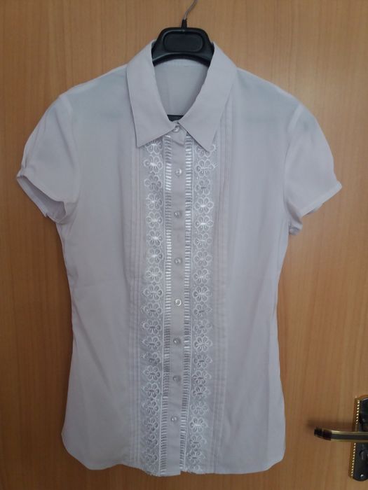 Продаются школьные блузки