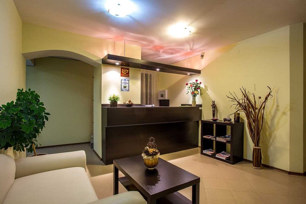 Дава се под наем Хотел в с. Главатарци, Област Кърджали - 1000 кв.м за 1299000 € - Снимка #10