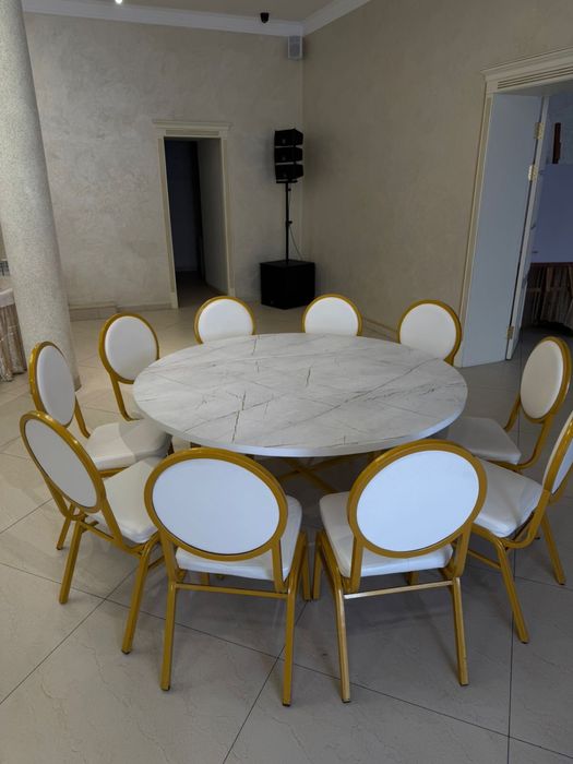 Продам столы со стульями