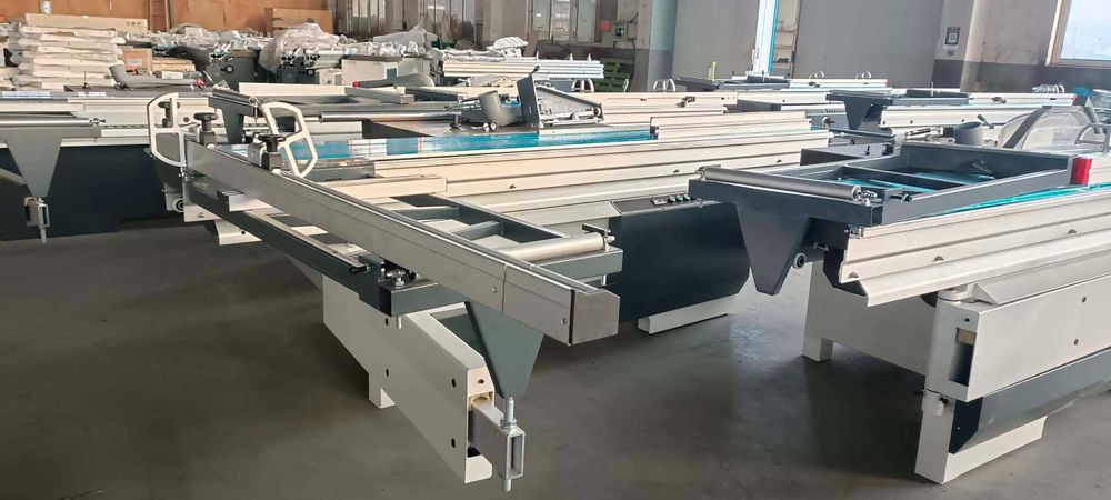 Форматно разкройващ циркуляр TB 3200 E