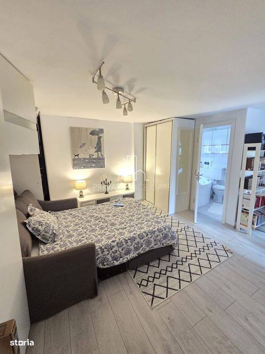 Casa renovata, 3 camere, 2 bai, Zona Centrală