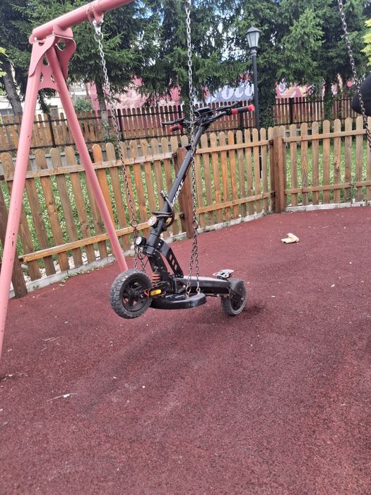 Vand trotineta Kamikaze k1, 1600km,45kmh,are cablurile si placutele de frana abia schimbate