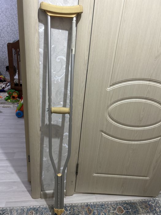 Костыль подмышечный