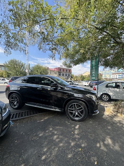 Инструктор по вождению. Обучает на Трекере 2 вождению по городу.