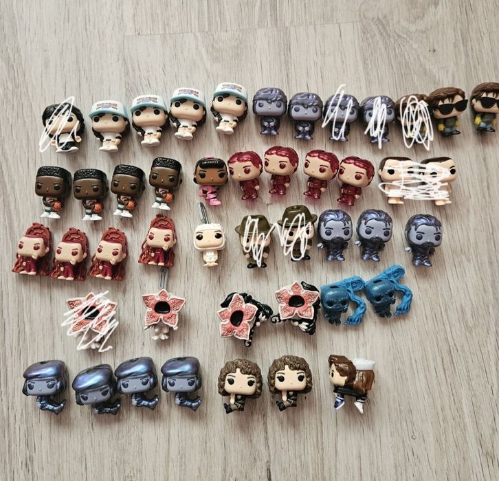 Stranger things Kinder Joy фигурки