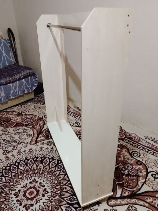 Напольная вешалка