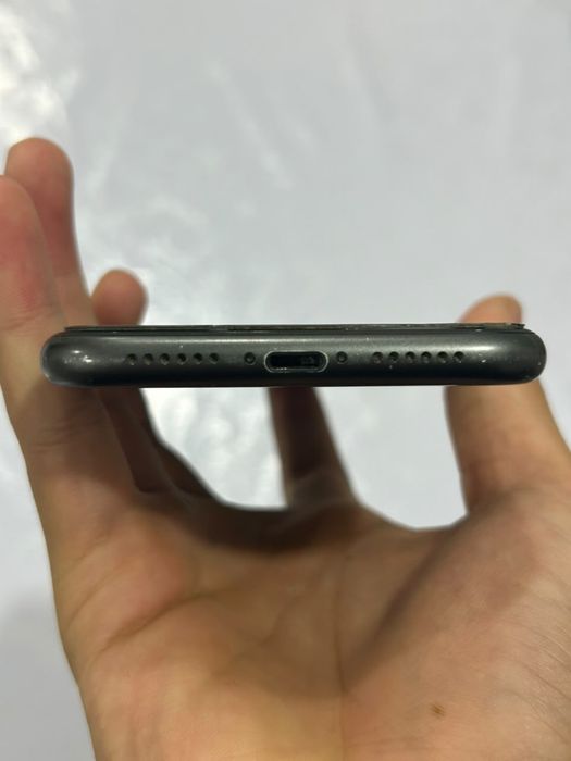 iPhone 11 black