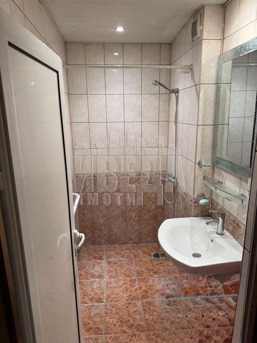 Продава се Тристаен апартамент в Силистра, Център - 80 кв.м за 974 €/кв.м - Снимка #11