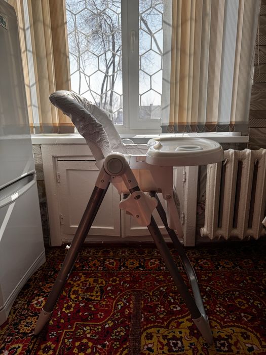 Продам стол для кормление детей