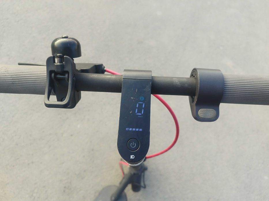 Trotineta electrica Xiaomi 4 lite