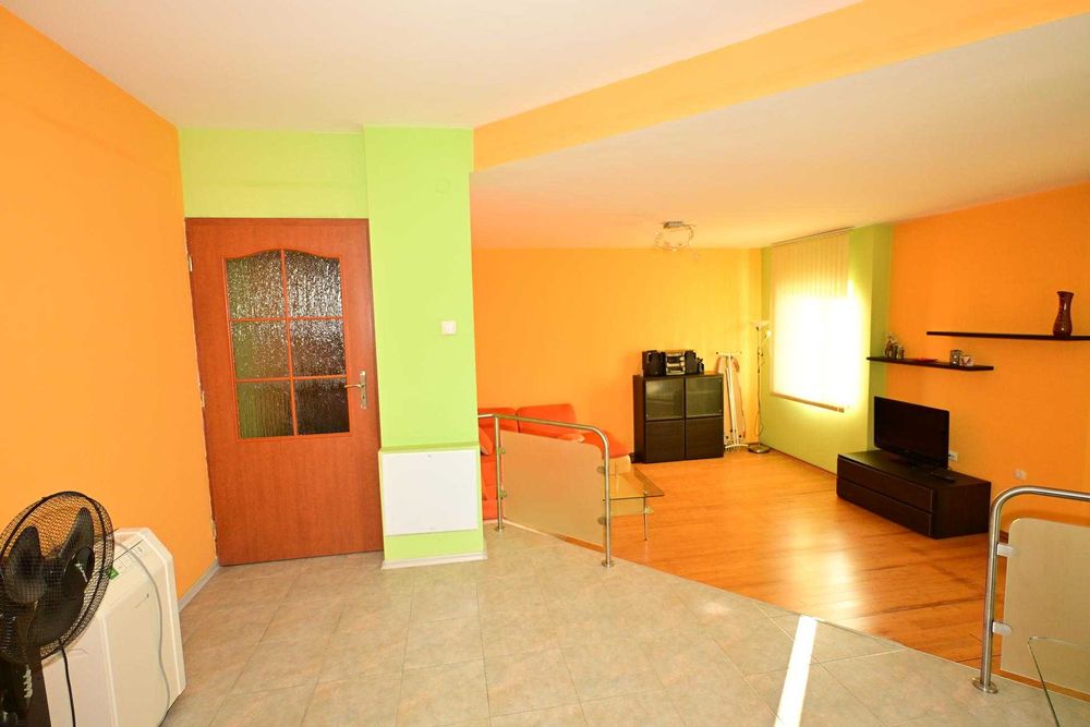 Дава се под наем Тристаен апартамент в Перник, Димова махала - 96 кв.м за 459 € - Снимка #1