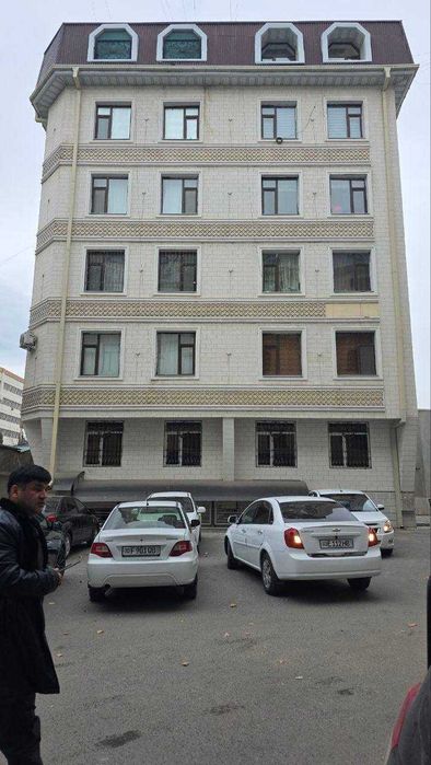 Срочно! Продаётся 4х комнатная квартира на первом этаже!