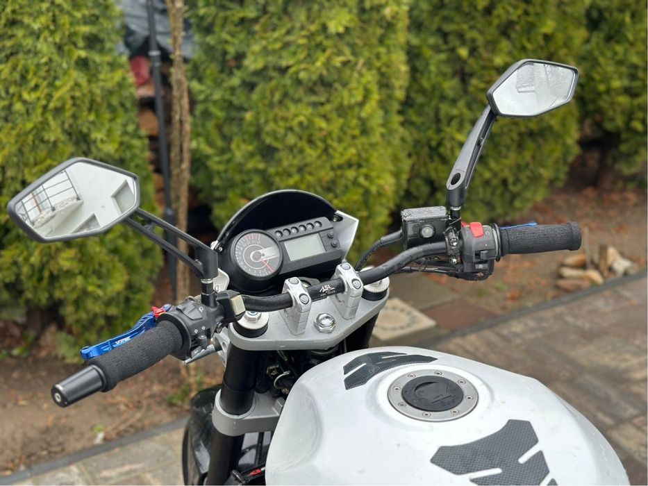 Hyosung GT 650 Naked limitat cat. A2    ( suzuki sv / honda hornet )