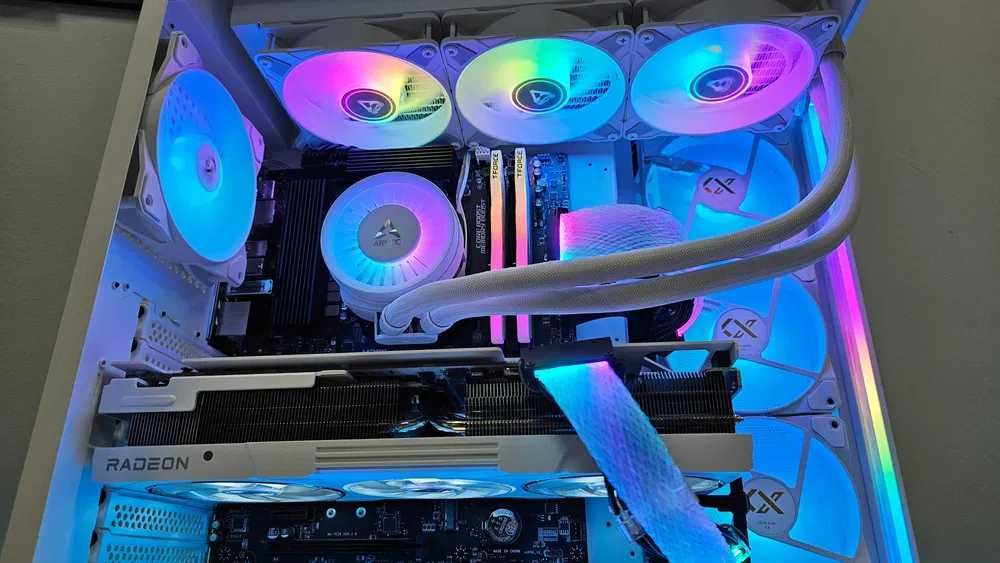 Геймърски компютър! i9-14900KF, 32 GB RAM , RX 9070XT - Нов