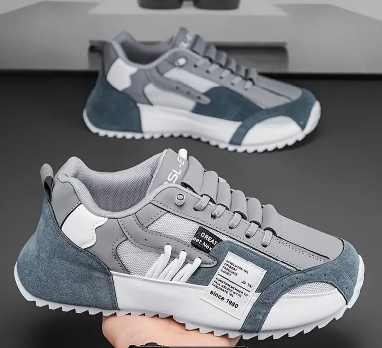 Совершенно новые кроссовки