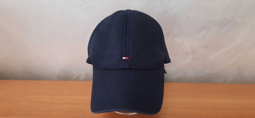 Tommy Hilfiger -Чисто Нова