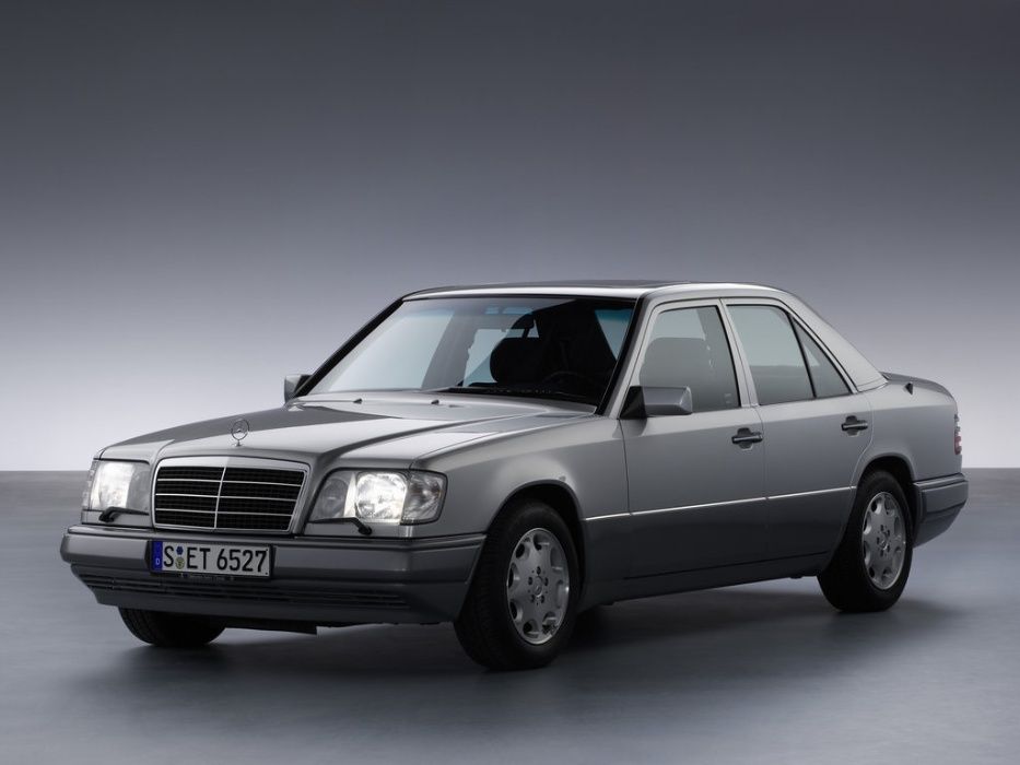 Бампер пер. на Мерседес Е класс (ТАЙВАНЬ) /Mercedes E-class W 124/1993