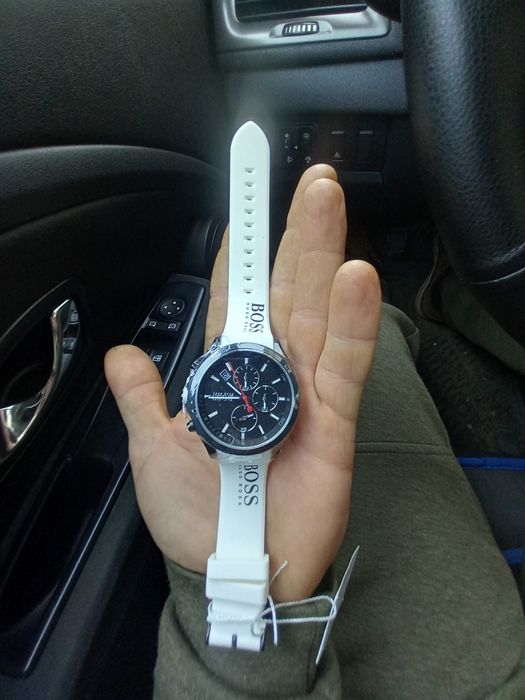 Vând ceasuri hugo boss