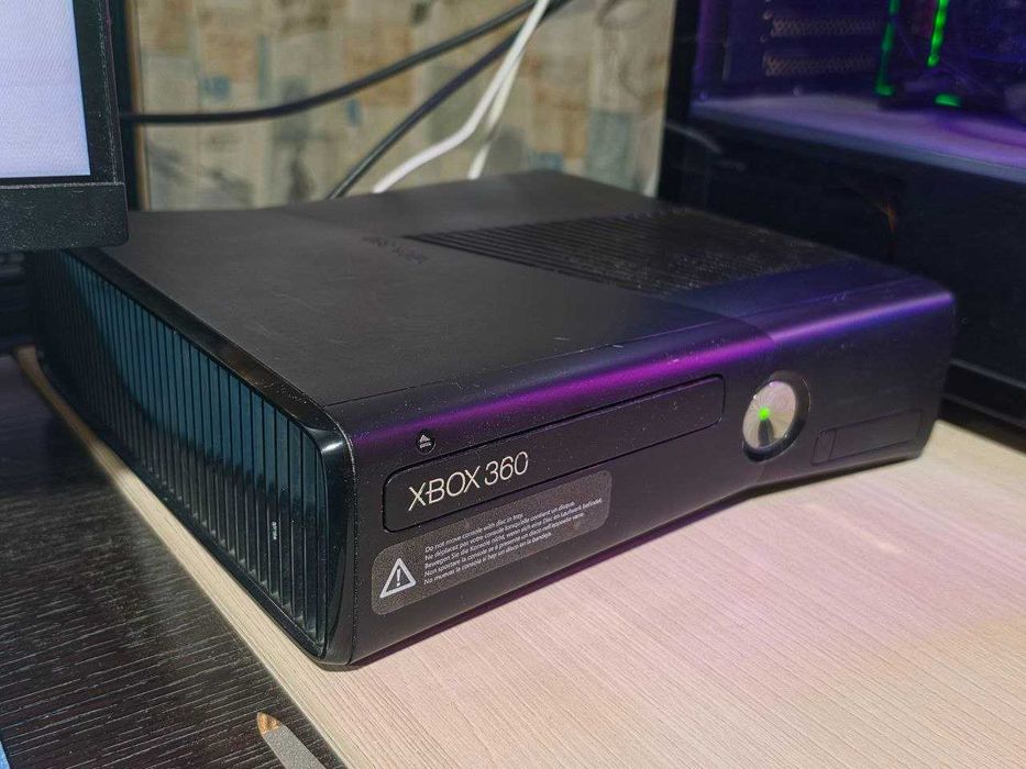 Xbox 360 S прошитый Kinect 2 геймпада