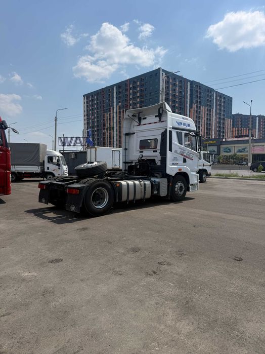 Седельный тягач FAW JH6 4x2 дизель 2026 NEW (3 йил кафолати бор)