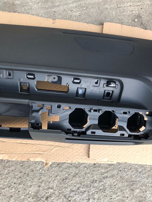 Plansa bord mercedes b-class 2019-2026