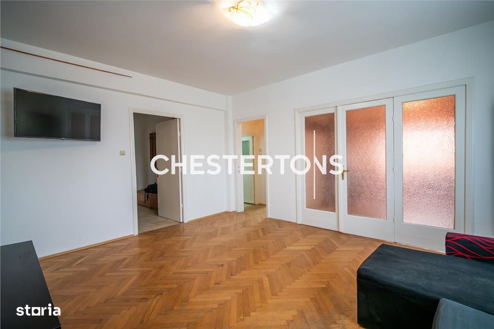 Penthouse deasupra orasului - apartament de vanzare cu terasa, semineu
