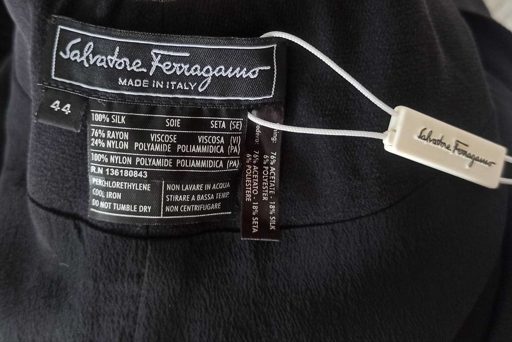 рокля Salvatore Ferragamo