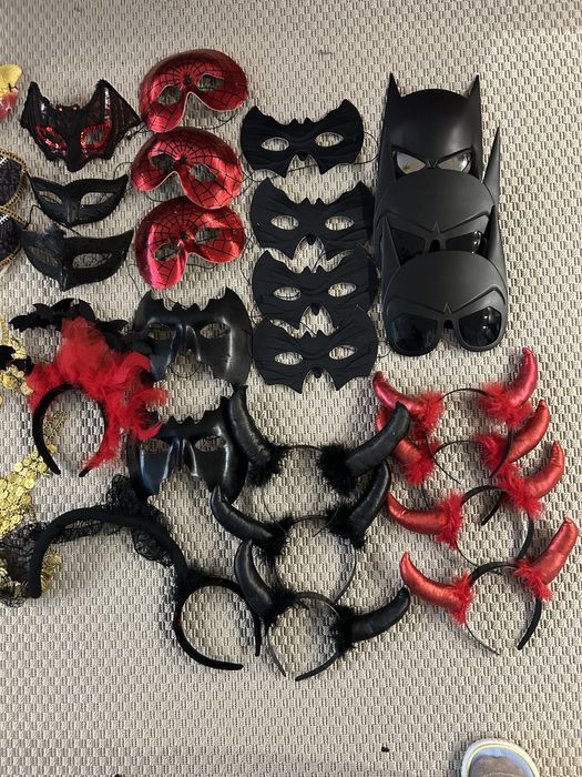 Lot 40+ masti si bentite Halloween/ carnaval / petreceri