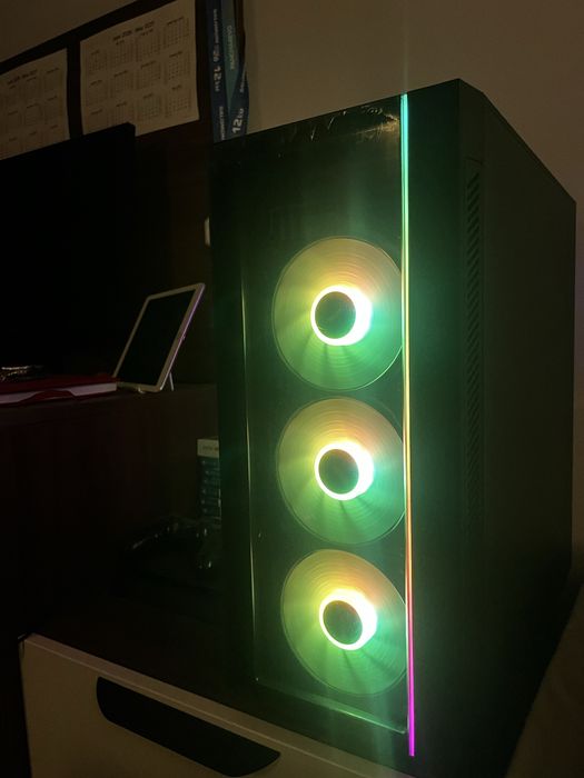 Настолен геймърски компютър - i7-8700 / RX 5700 XT / 16GB RGB