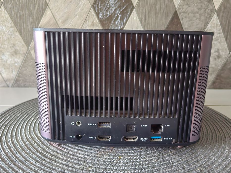 Videoproiector XGIMI H1 (XF10G) model pentru piața chineză