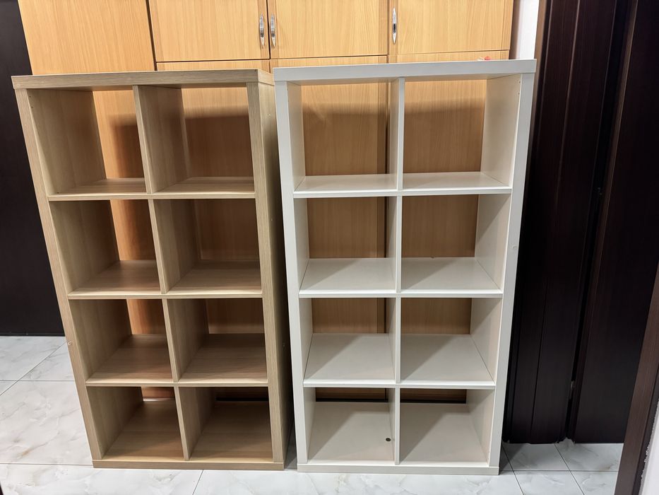 2 Etajere Ikea in stare buna