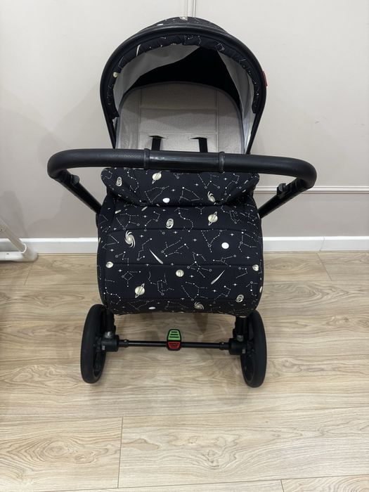 Коляска для малышей