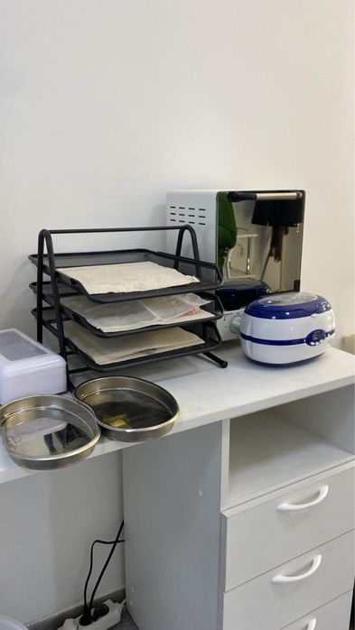 Маникюрный стол в аренду