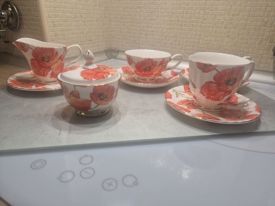 Сервиз за чай/кафе на макове