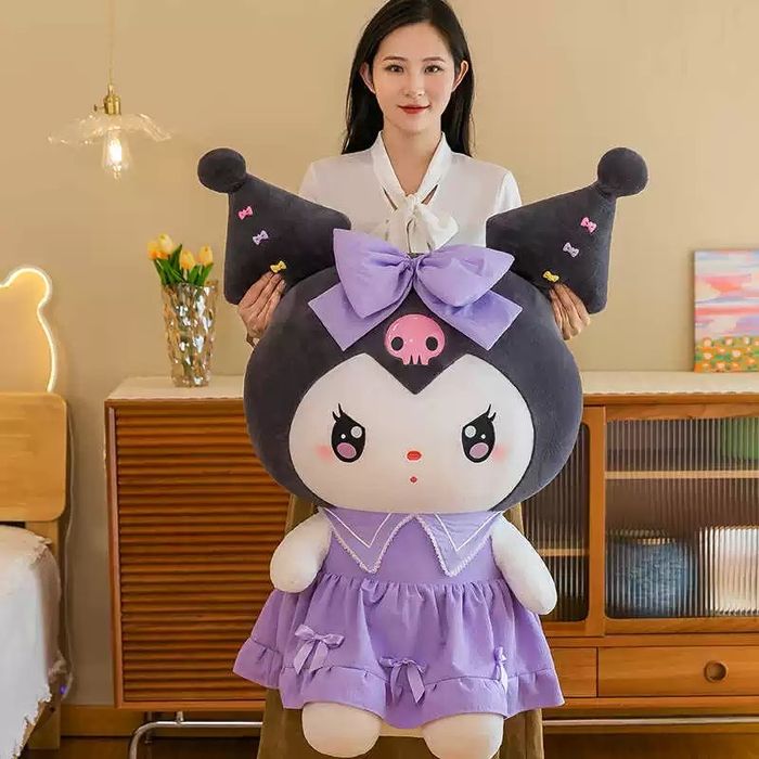Kuromi Sanrio jucarie de plus 60 cm, colectie 2025 cu rochie mov, NOUA