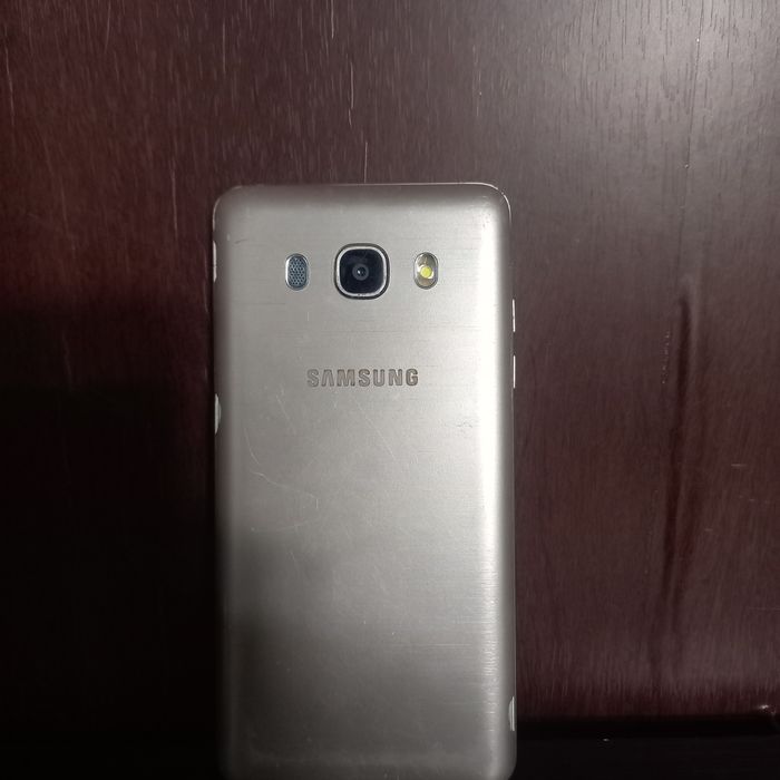 Самсунг  J5 телефон 2 та бор