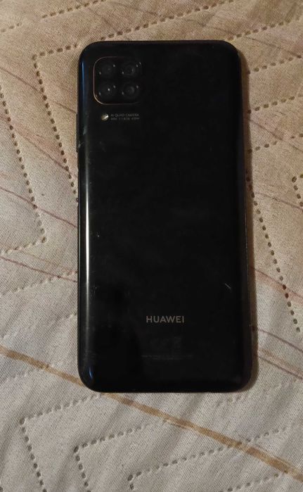 Huawei P40 lite продавам