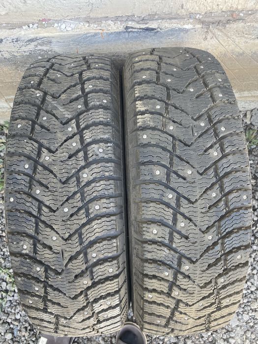 Шины зимние 215/70R16