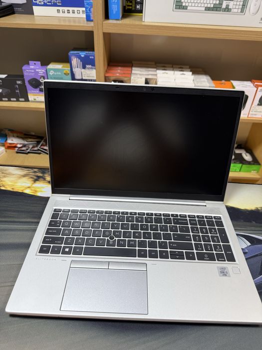 HP Ноутбук i5 10pokolenya