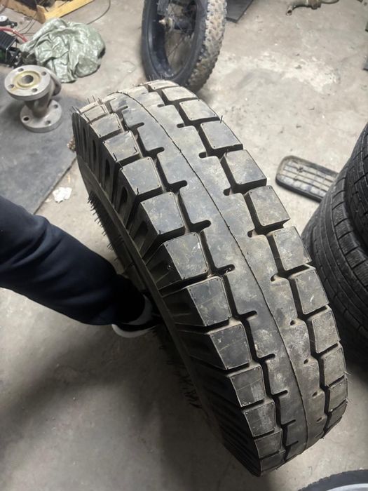 Продам шины от погрузчика