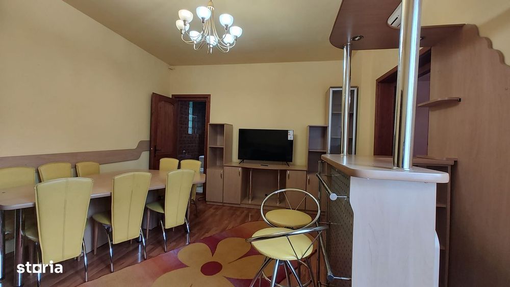 De vanzare/inchiriere apartamentin vila,zona liceul Decebal
